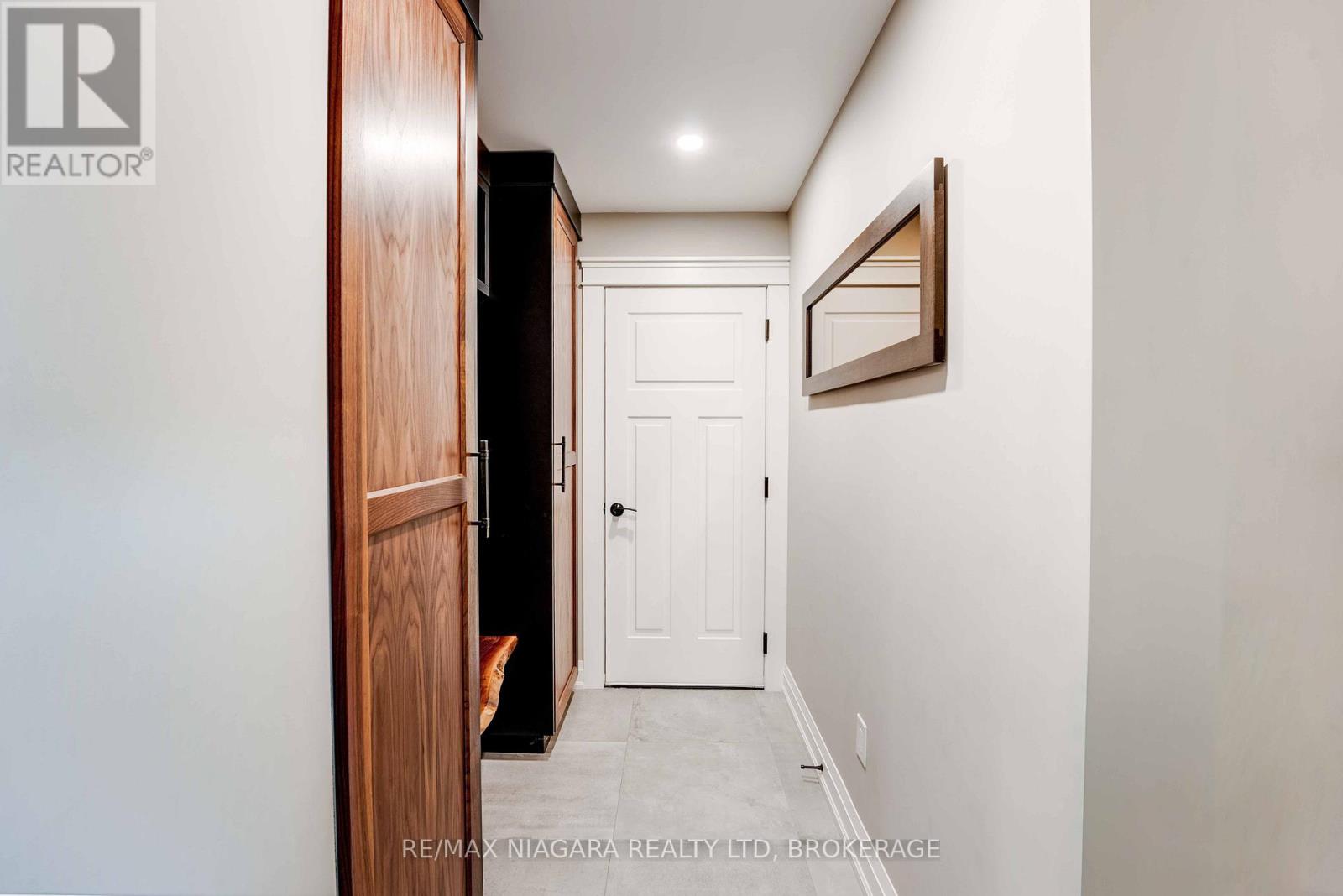 1096 E & West Line, Niagara-On-The-Lake, Ontario  L0S 1J0 - Photo 9 - X12529036