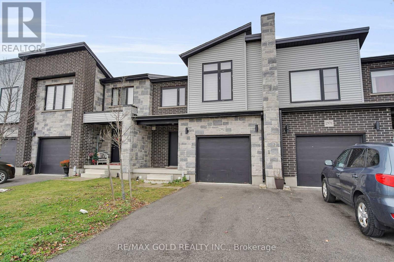 2982 Turner Crescent, London South, Ontario  N6M 0A1 - Photo 2 - X12528810