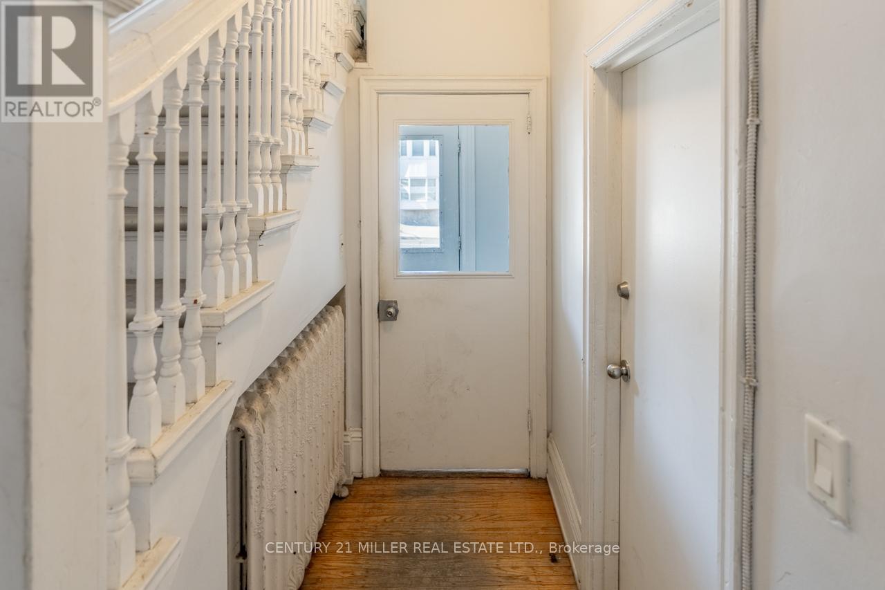 2 - 270 Main Street W, Hamilton, Ontario  L8P 1J6 - Photo 4 - X12528816