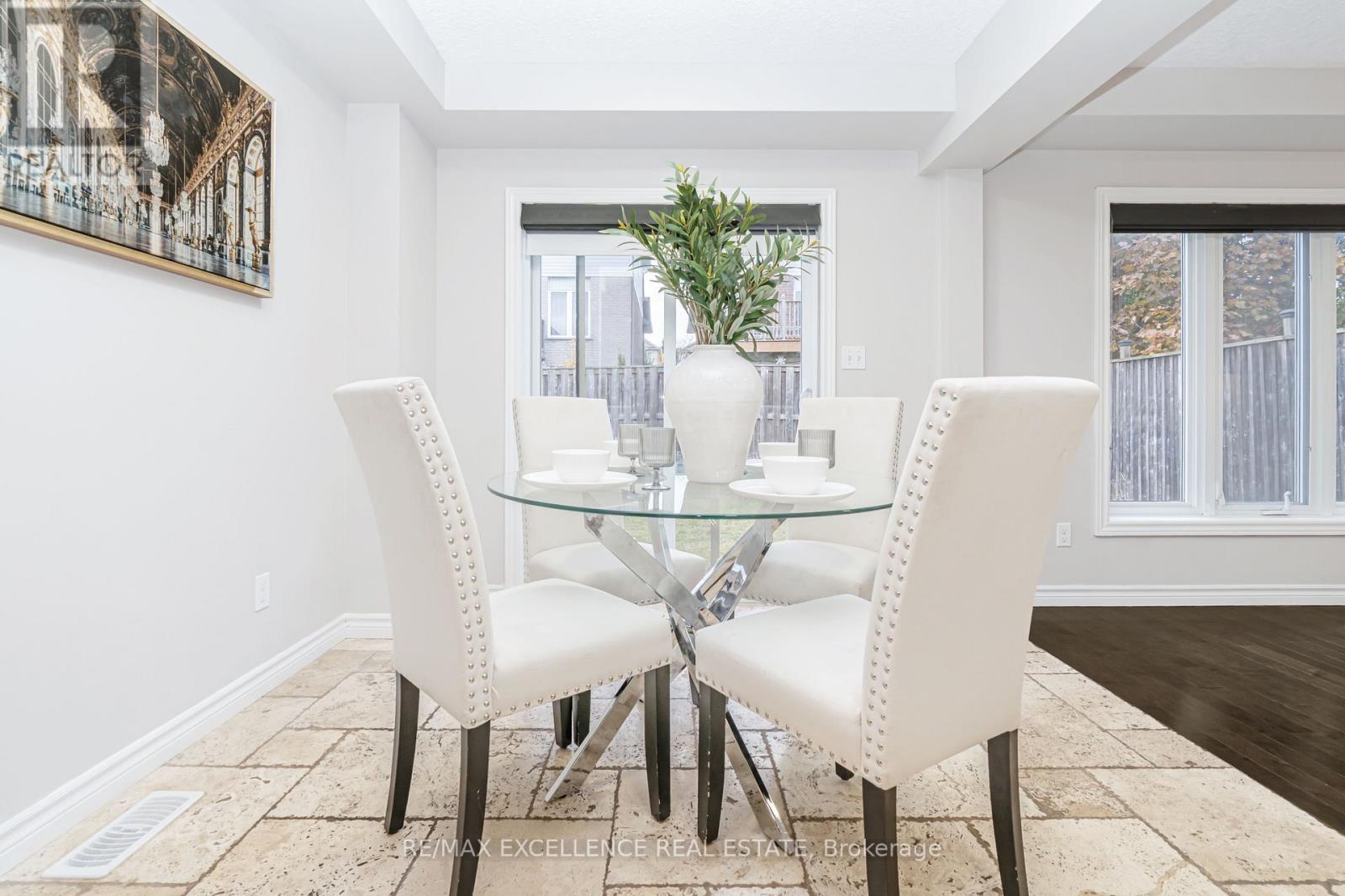 904 Frontenac Crescent, Woodstock, Ontario  N4V 0A8 - Photo 14 - X12528850