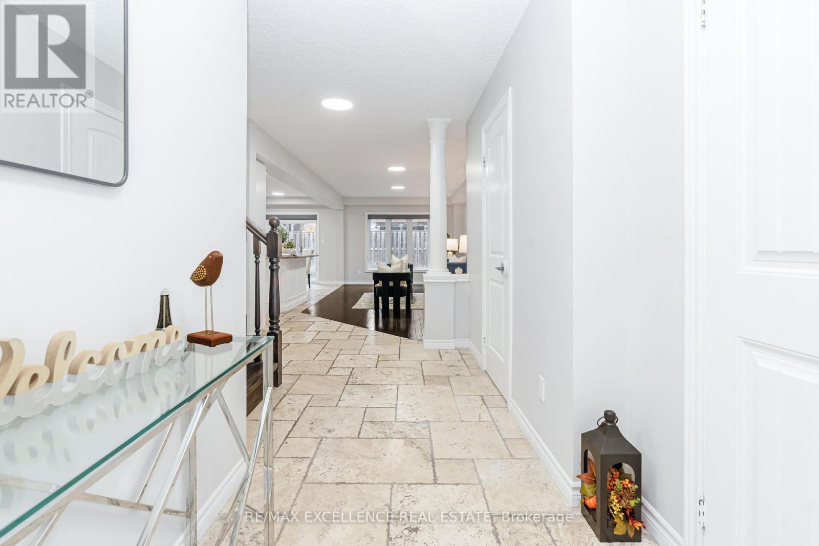 904 Frontenac Crescent, Woodstock, Ontario  N4V 0A8 - Photo 5 - X12528850