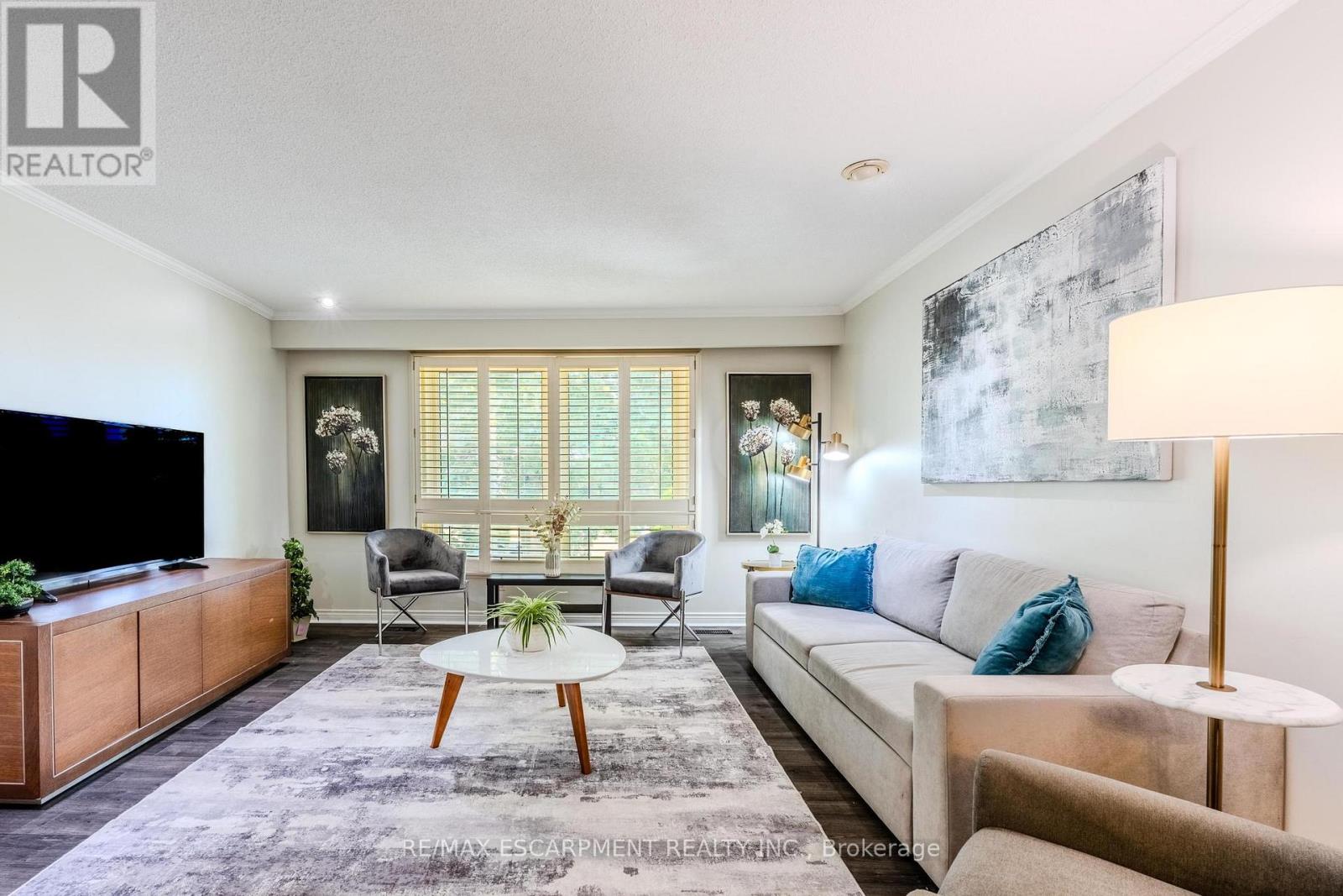 172 Hanover Place, Hamilton, Ontario  L8K 5X6 - Photo 2 - X12528972