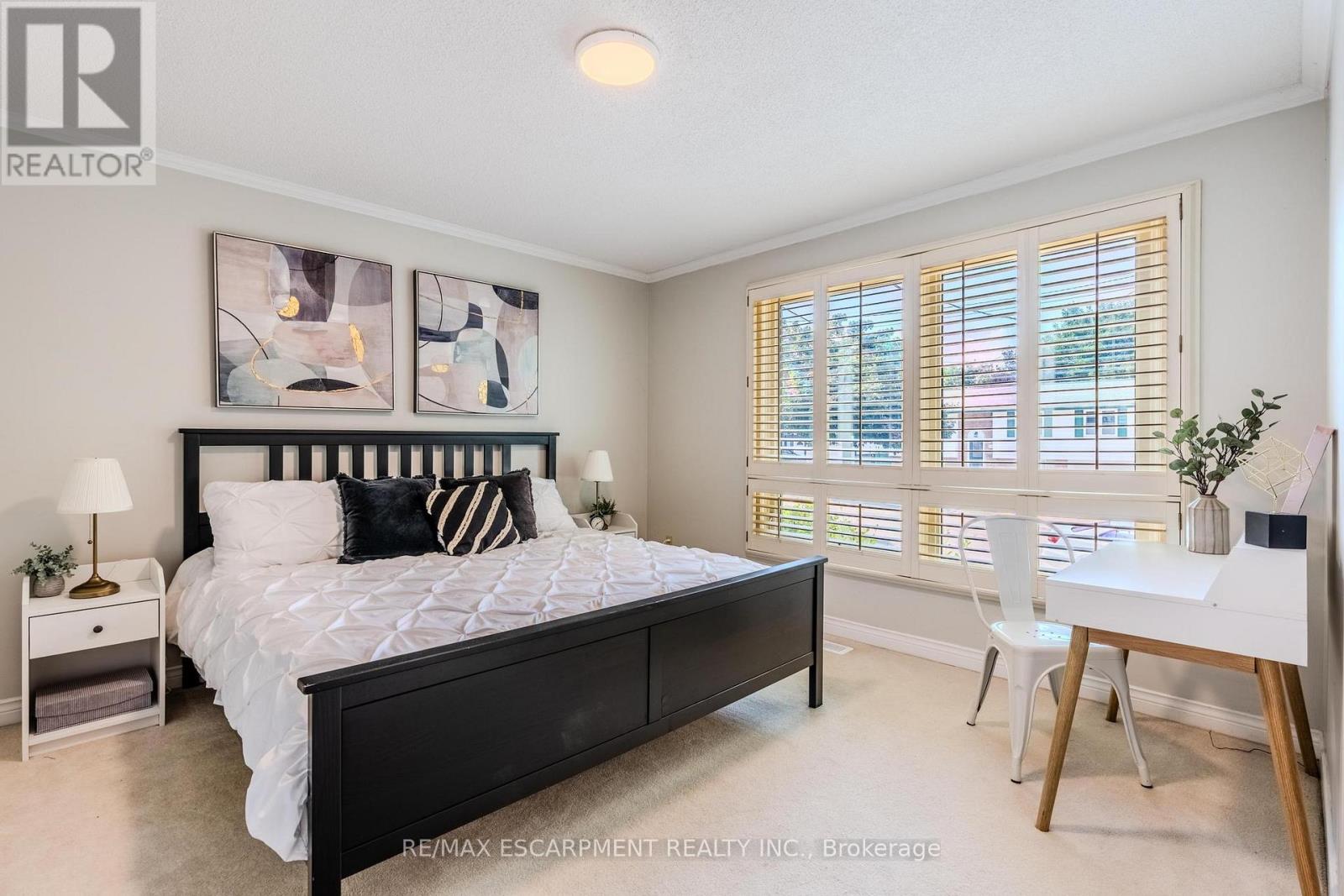 172 Hanover Place, Hamilton, Ontario  L8K 5X6 - Photo 4 - X12528972