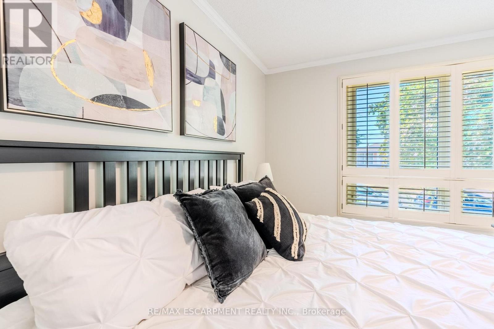 172 Hanover Place, Hamilton, Ontario  L8K 5X6 - Photo 6 - X12528972