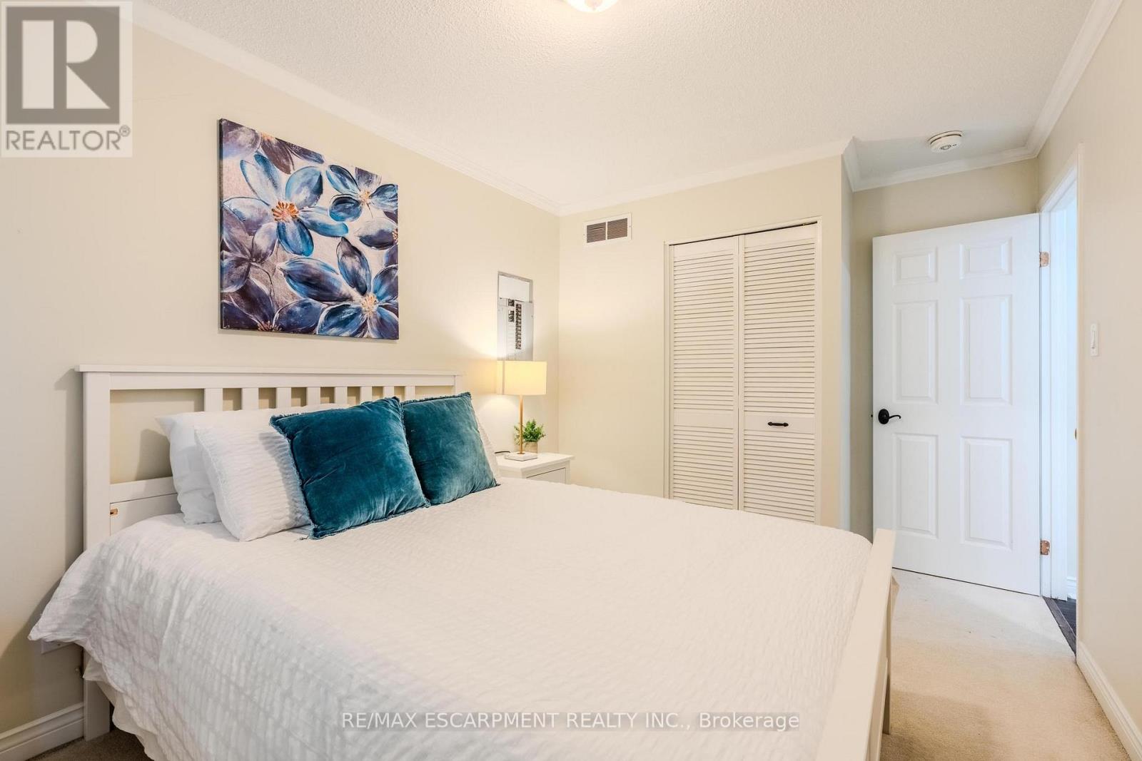 172 Hanover Place, Hamilton, Ontario  L8K 5X6 - Photo 9 - X12528972