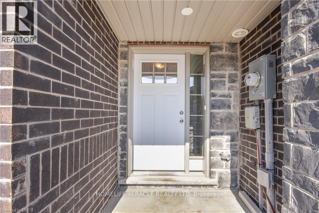 48 - 135 Hardcastle Drive, Cambridge, Ontario  N1S 0B6 - Photo 2 - X12529004