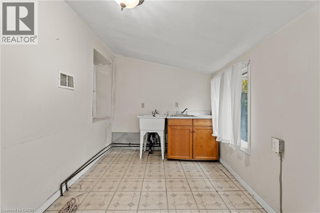 156 Macnab Street N, Hamilton, Ontario  L8R 2M3 - Photo 16 - 40787083