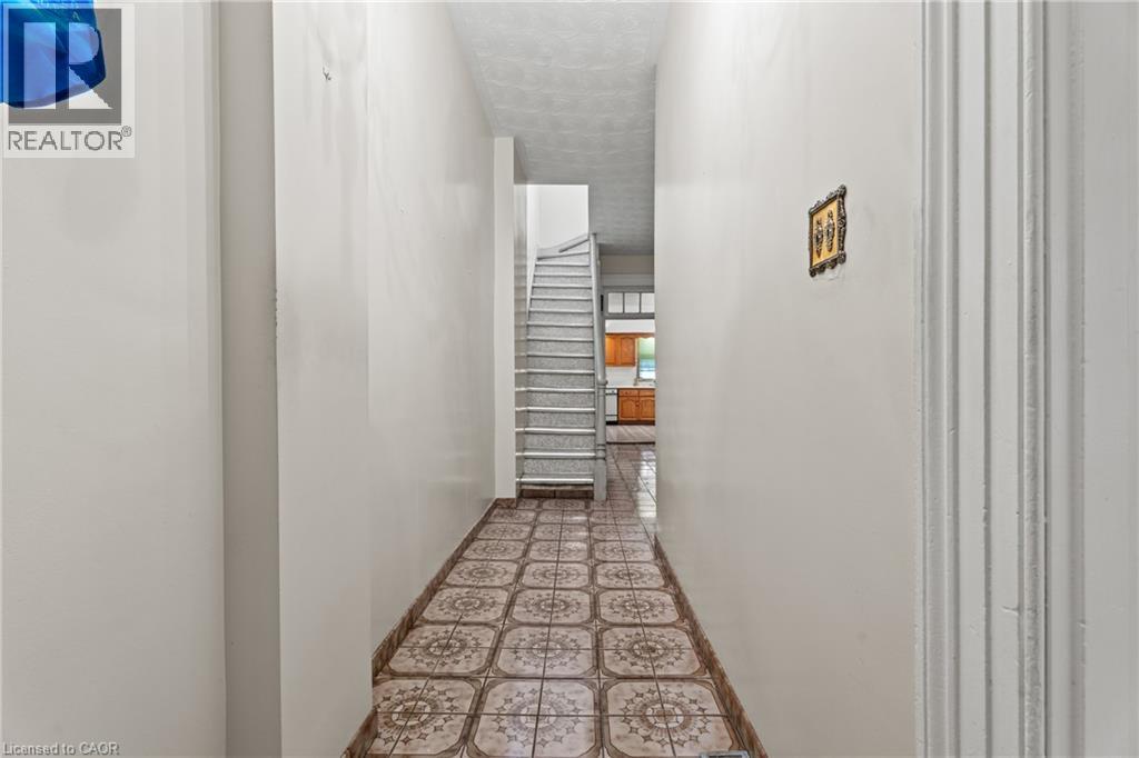 156 Macnab Street N, Hamilton, Ontario  L8R 2M3 - Photo 6 - 40787083