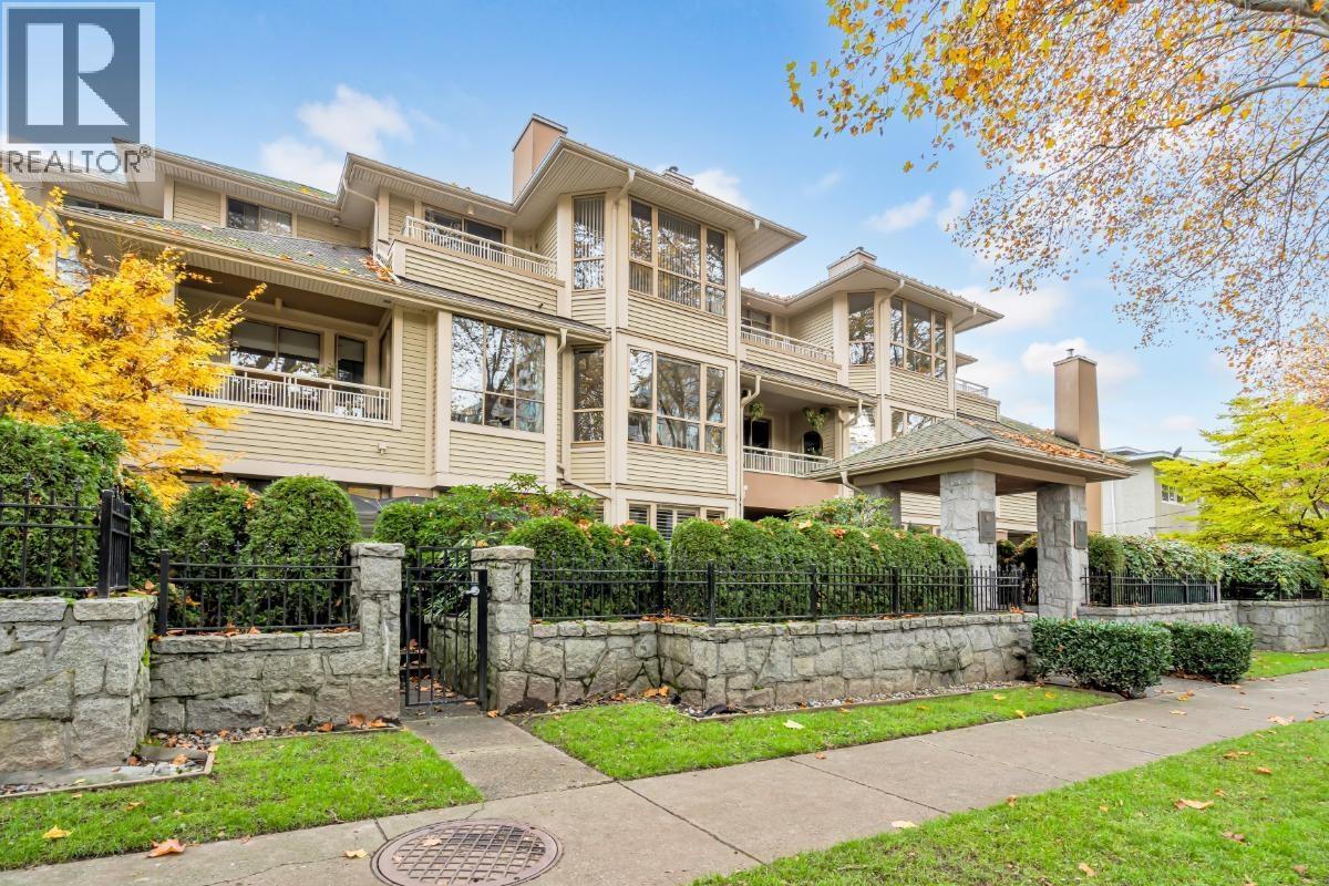 309 3755 W 8TH AVENUE, Vancouver, British Columbia