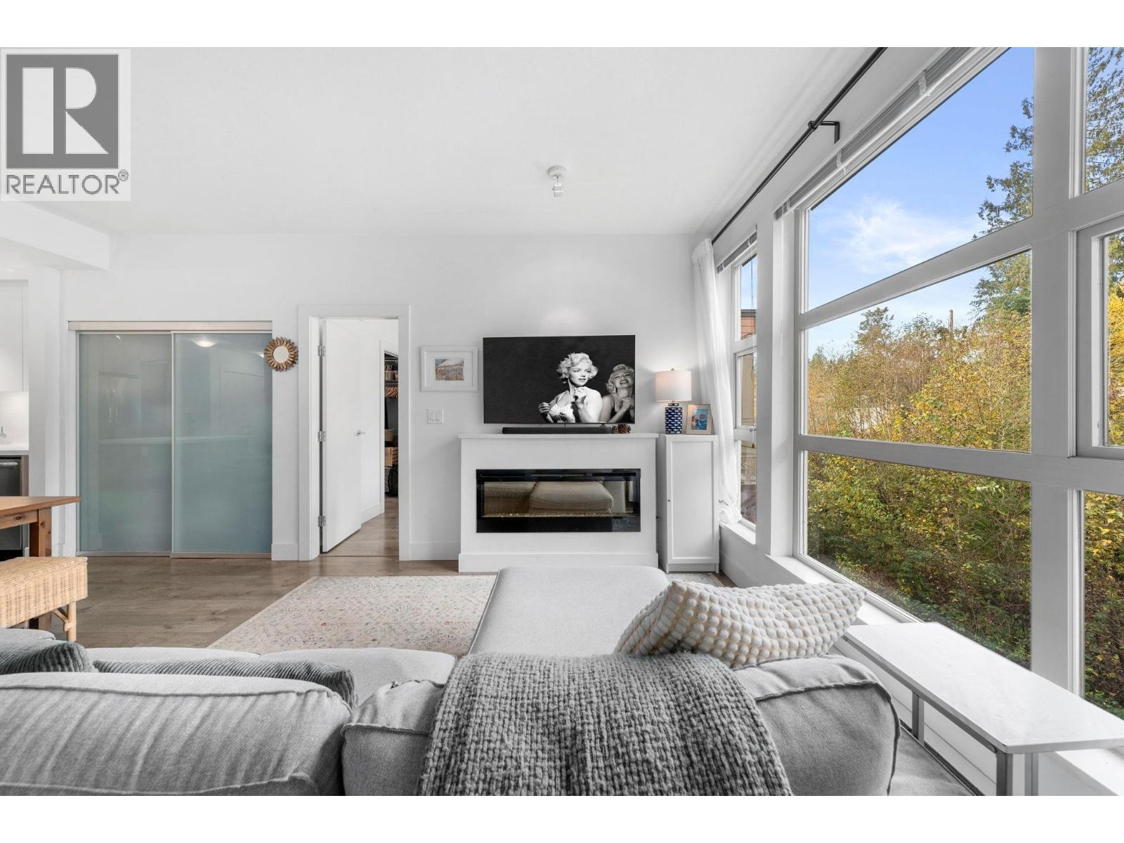 420 3602 Aldercrest Drive, North Vancouver, British Columbia  V7G 0A2 - Photo 6 - R3066057