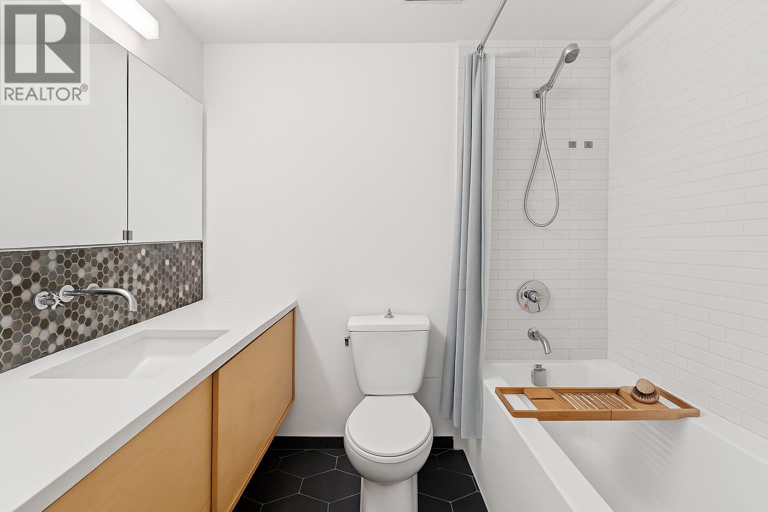 212 1420 E 8th Avenue, Vancouver, British Columbia  V5N 1T4 - Photo 17 - R3066067