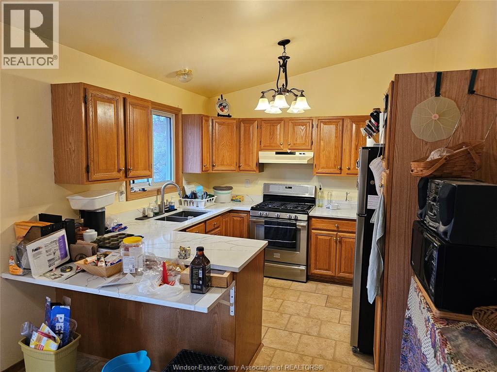 2152 Amy Lynn Park, Windsor, Ontario N9E 4N1 - Photo 2 - 25028437