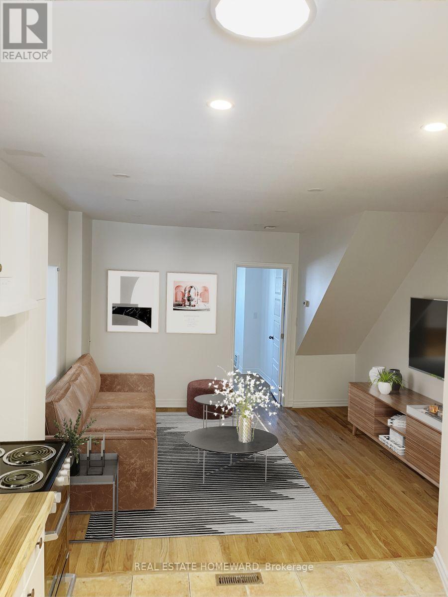 1191 Woodbine Avenue, Toronto, Ontario  M4C 4E1 - Photo 2 - E12409671