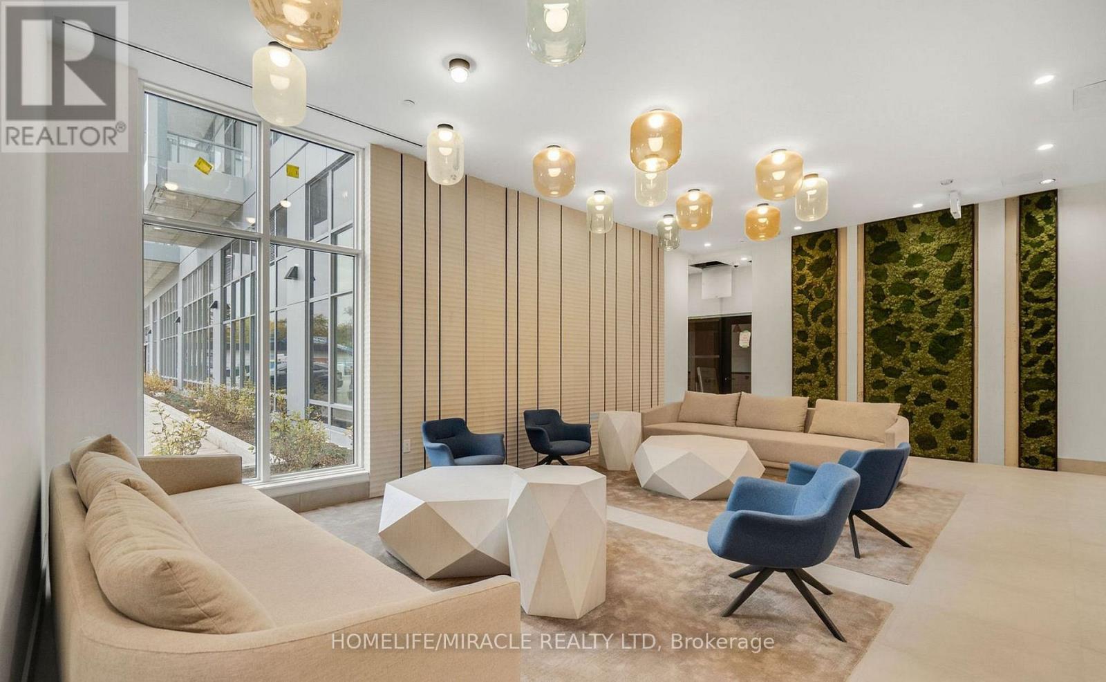 614 - 500 Plains Road, Burlington, Ontario  L7T 0C8 - Photo 4 - W12528594