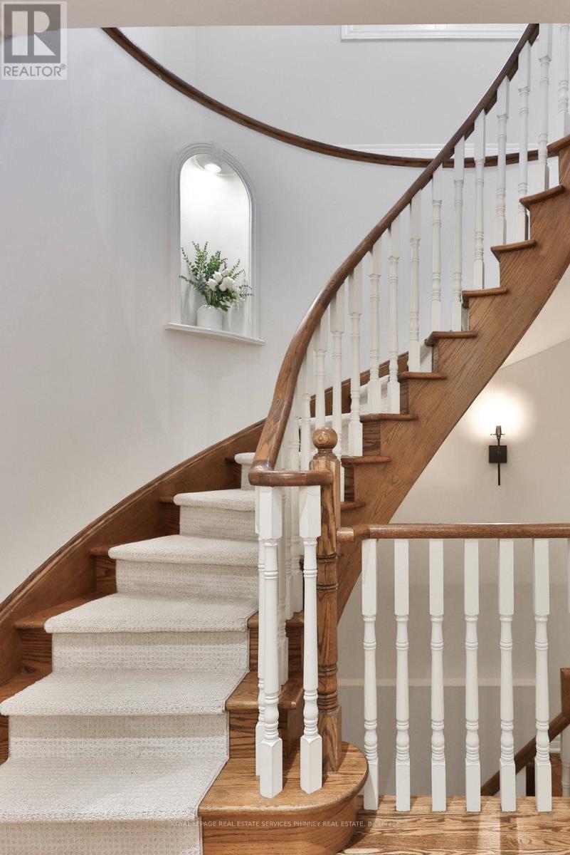 2320 Woodfield Road, Oakville, Ontario  L6H 6Y6 - Photo 16 - W12528406