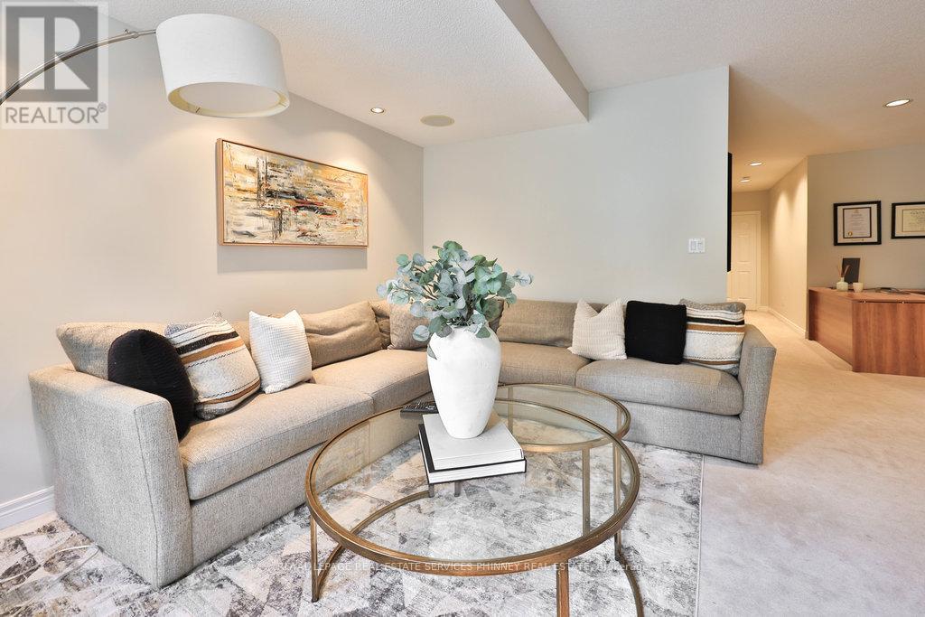 2320 Woodfield Road, Oakville, Ontario  L6H 6Y6 - Photo 35 - W12528406