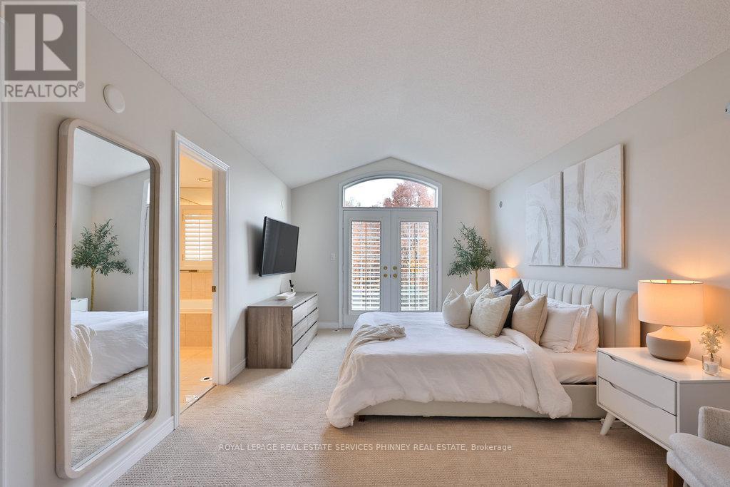 2320 Woodfield Road, Oakville, Ontario  L6H 6Y6 - Photo 17 - W12528406