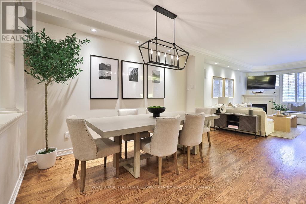 2320 Woodfield Road, Oakville, Ontario  L6H 6Y6 - Photo 4 - W12528406