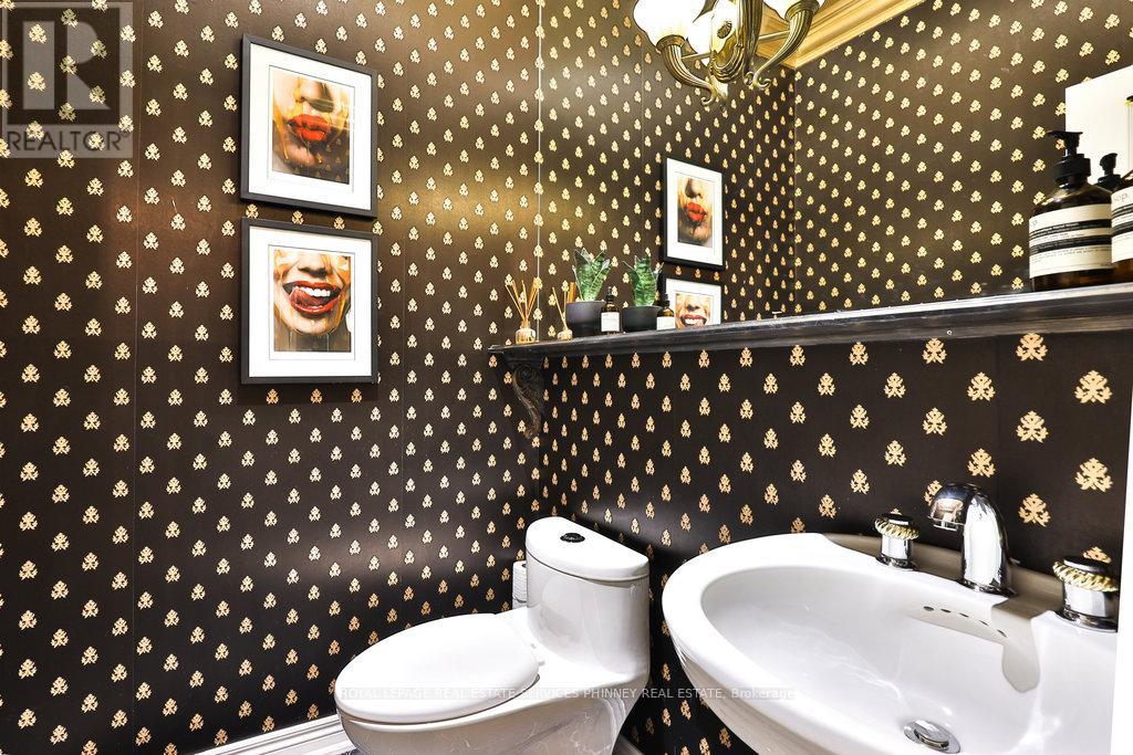 2320 Woodfield Road, Oakville, Ontario  L6H 6Y6 - Photo 29 - W12528406