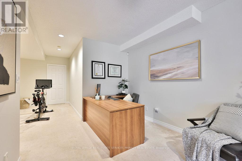 2320 Woodfield Road, Oakville, Ontario  L6H 6Y6 - Photo 31 - W12528406
