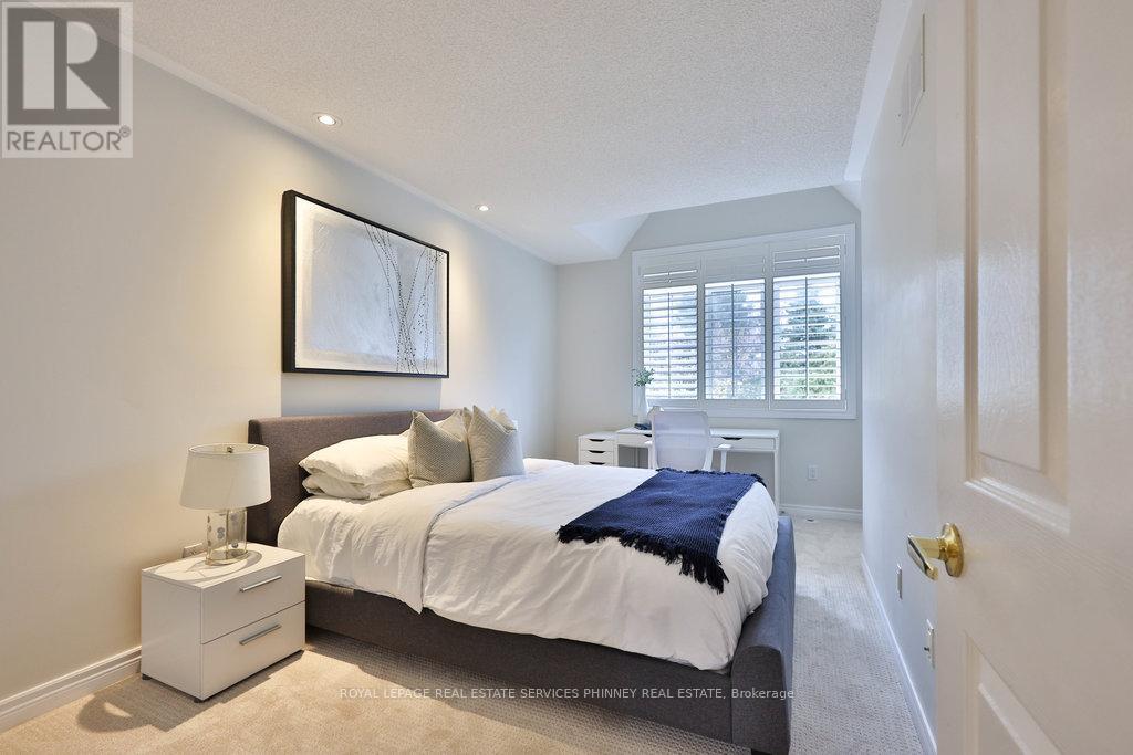 2320 Woodfield Road, Oakville, Ontario  L6H 6Y6 - Photo 26 - W12528406