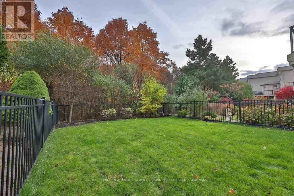 2320 Woodfield Road, Oakville, Ontario  L6H 6Y6 - Photo 38 - W12528406