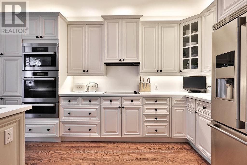 2320 Woodfield Road, Oakville, Ontario  L6H 6Y6 - Photo 9 - W12528406