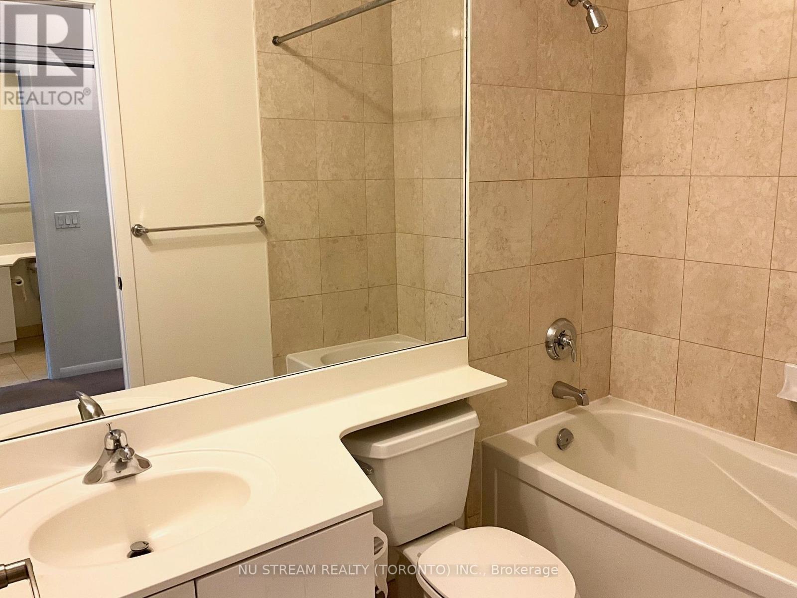 109 - 215 Fort York Boulevard, Toronto, Ontario  M5V 4A2 - Photo 10 - C12528804