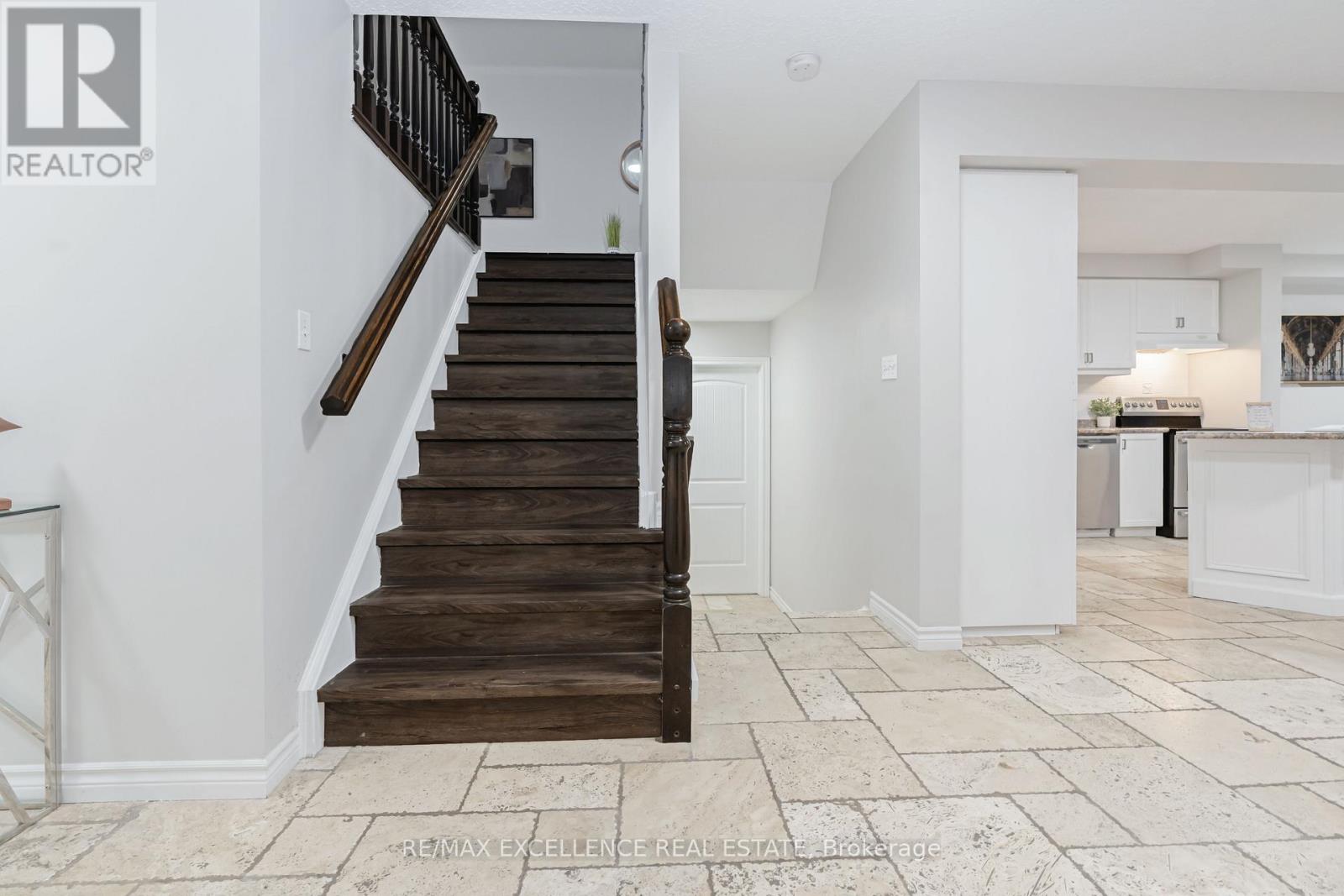 904 Frontenac Crescent, Woodstock, Ontario  N4V 0A8 - Photo 19 - X12528850