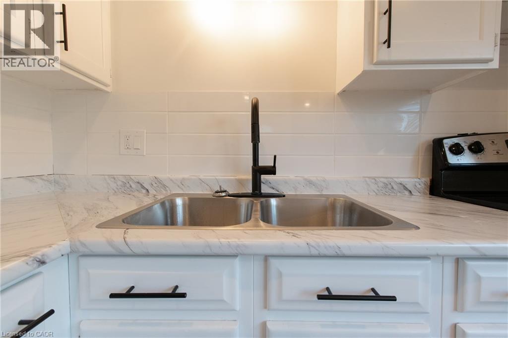 49 Province Street S, Hamilton, Ontario  L8K 2K7 - Photo 9 - 40786890