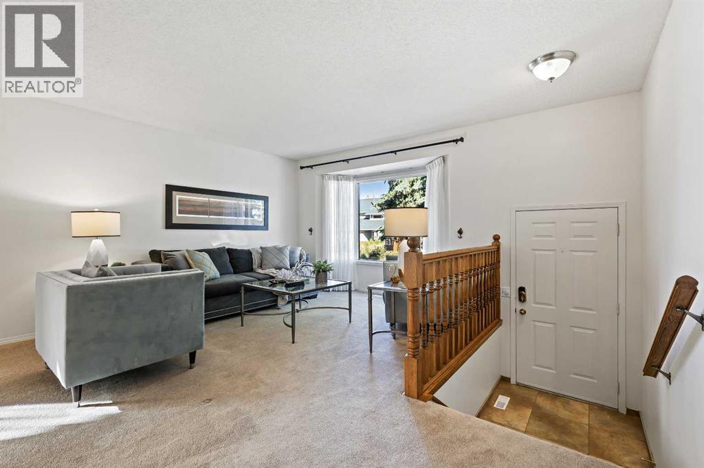 139 Stratton Crescent Sw, Calgary, Alberta  T3H 1T7 - Photo 6 - A2264866