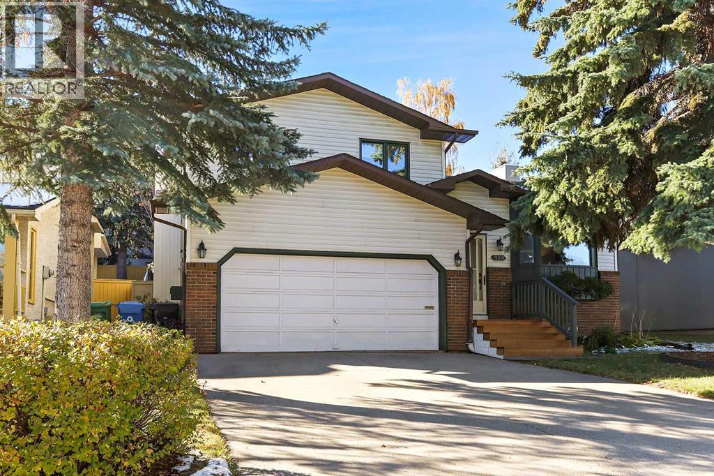 139 Stratton Crescent Sw, Calgary, Alberta  T3H 1T7 - Photo 2 - A2264866