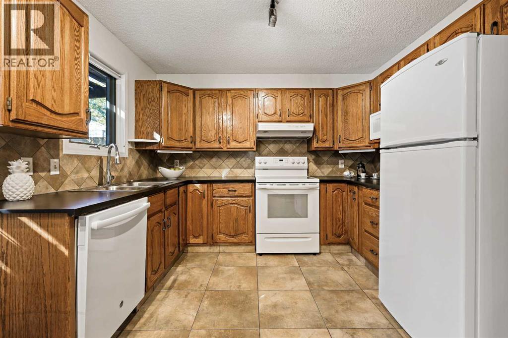 139 Stratton Crescent Sw, Calgary, Alberta  T3H 1T7 - Photo 14 - A2264866