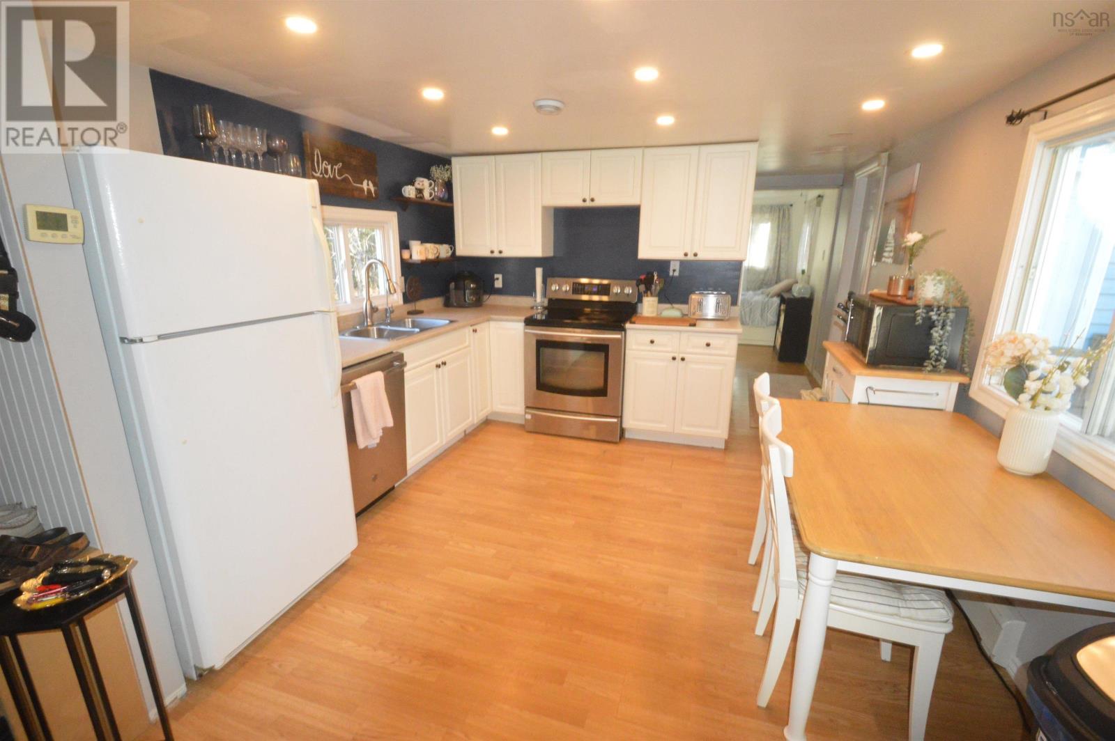 11 Earl Gordon Drive, Beaver Bank, Nova Scotia  B4G 1C5 - Photo 7 - 202527597