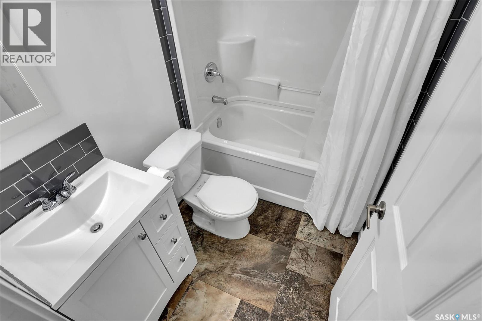 185 2nd Avenue, Lumsden, Saskatchewan  S0G 3C0 - Photo 39 - SK023771