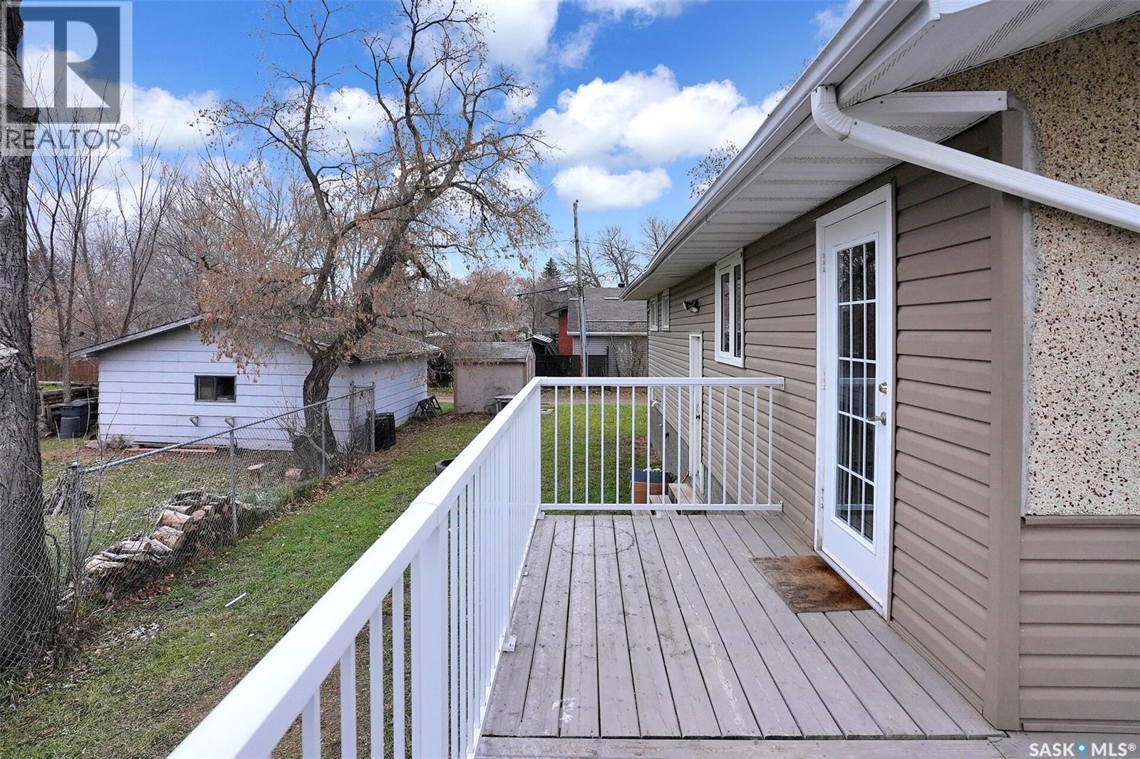 185 2nd Avenue, Lumsden, Saskatchewan  S0G 3C0 - Photo 44 - SK023771