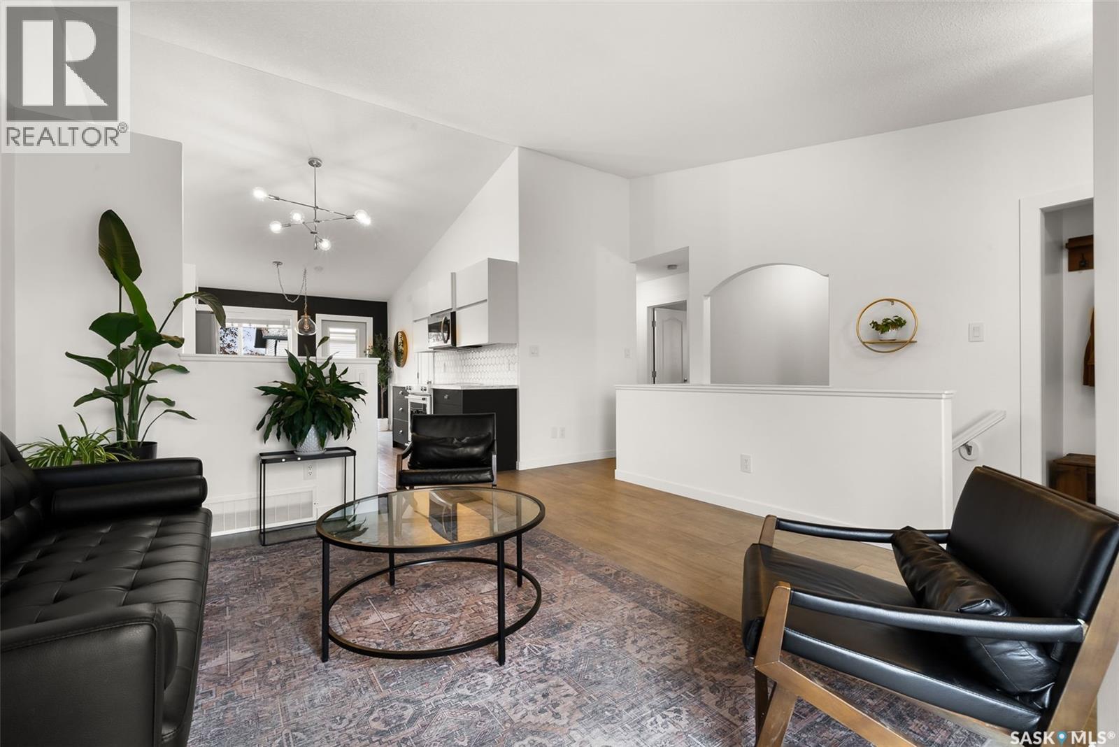 3910 Deutsch Drive E, Regina, Saskatchewan  S4N 7P5 - Photo 3 - SK023770