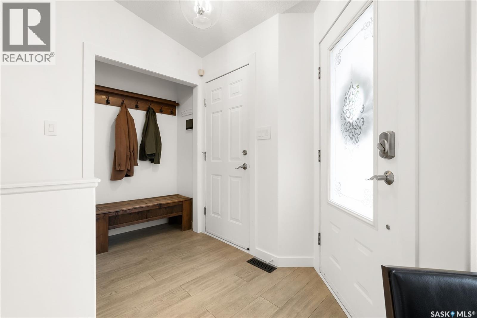 3910 Deutsch Drive E, Regina, Saskatchewan  S4N 7P5 - Photo 4 - SK023770