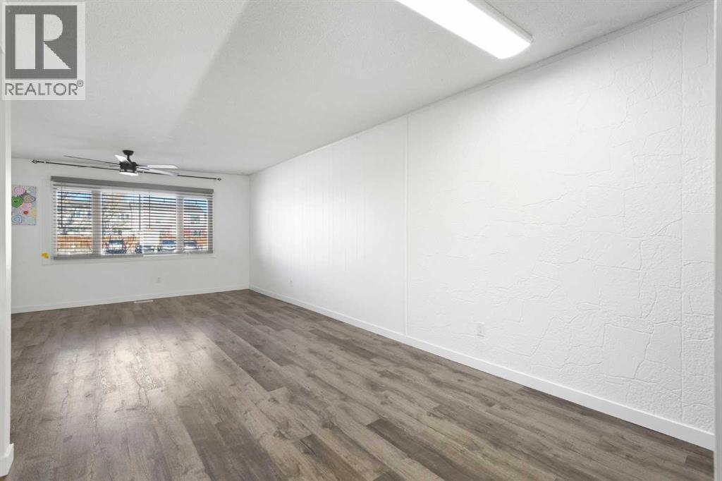 5414 Pensacola Crescent Se, Calgary, Alberta  T2A 2G6 - Photo 2 - A2266408