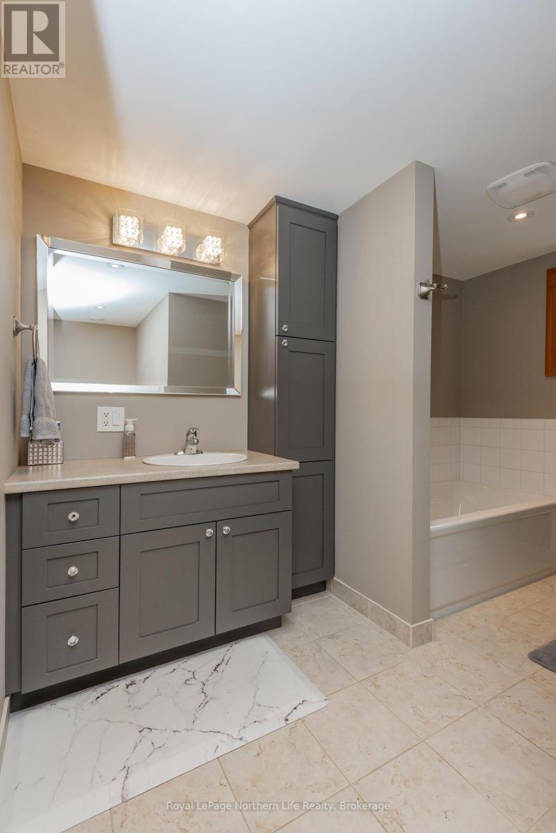 40 Pargeter Drive, East Ferris, Ontario P0H 1B0 - Photo 38 - X12528746