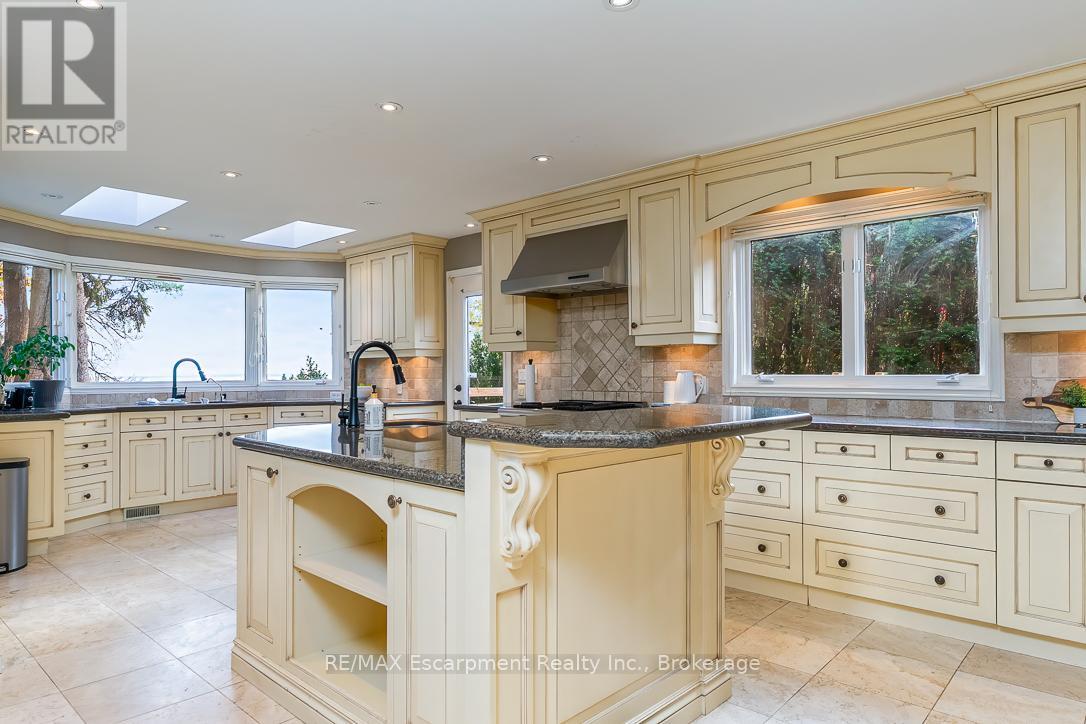 2372 Carrington Place, Oakville, Ontario  L6J 5P4 - Photo 12 - W12529158