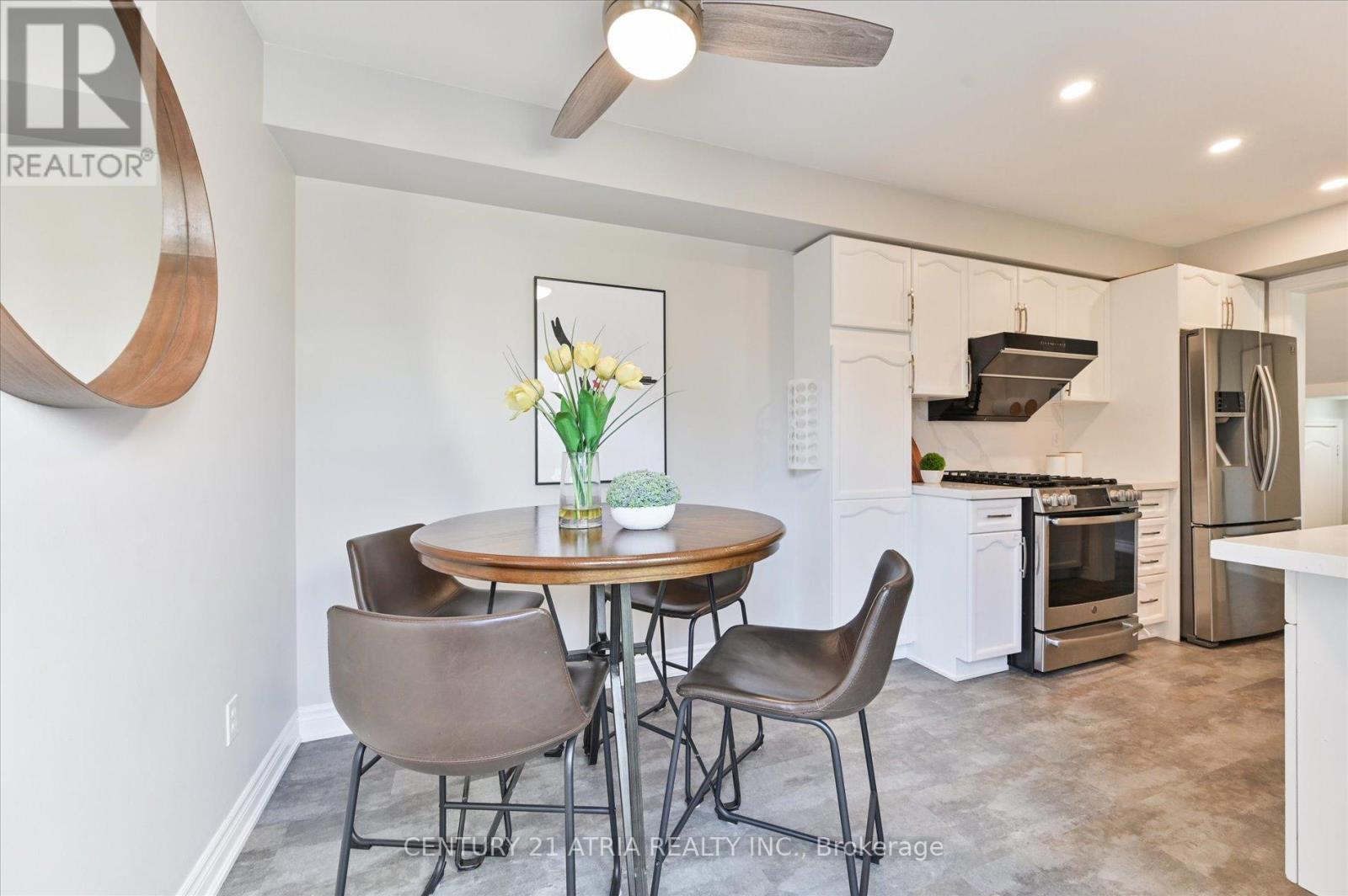 85 Burnaby Drive, Georgina, Ontario  L4P 3Y8 - Photo 10 - N12529072