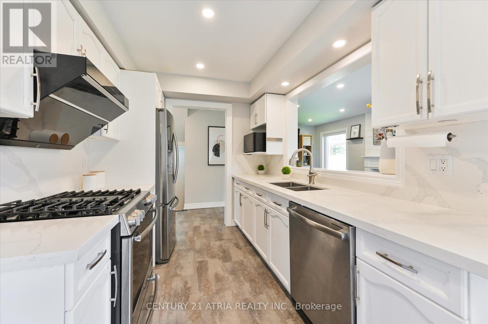 85 Burnaby Drive, Georgina, Ontario  L4P 3Y8 - Photo 11 - N12529072