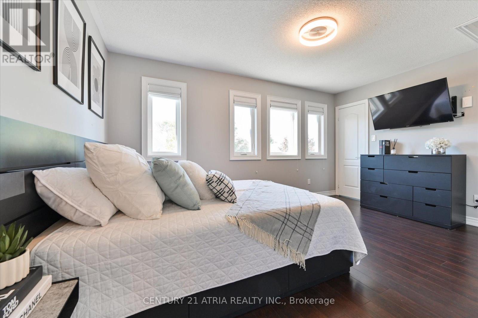 85 Burnaby Drive, Georgina, Ontario  L4P 3Y8 - Photo 18 - N12529072