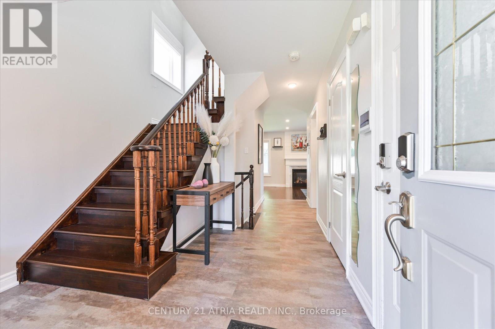 85 Burnaby Drive, Georgina, Ontario  L4P 3Y8 - Photo 5 - N12529072