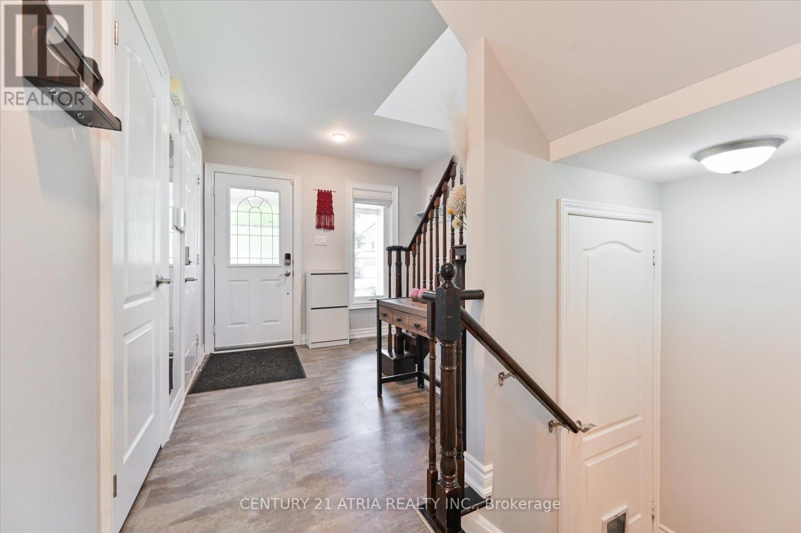 85 Burnaby Drive, Georgina, Ontario  L4P 3Y8 - Photo 6 - N12529072