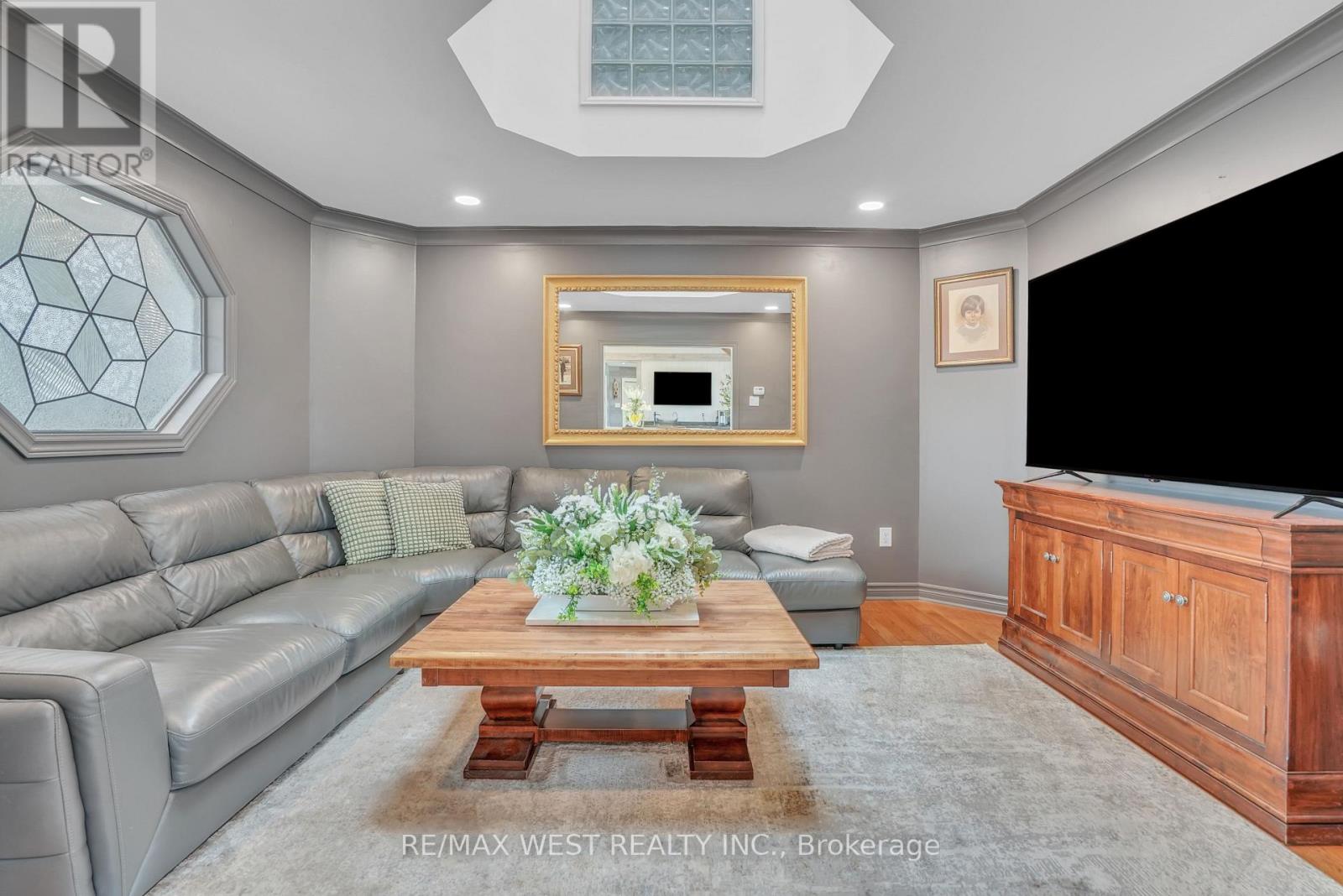 7636 County 1 Road, Adjala-Tosorontio, Ontario  L0G 1W0 - Photo 5 - N12529076