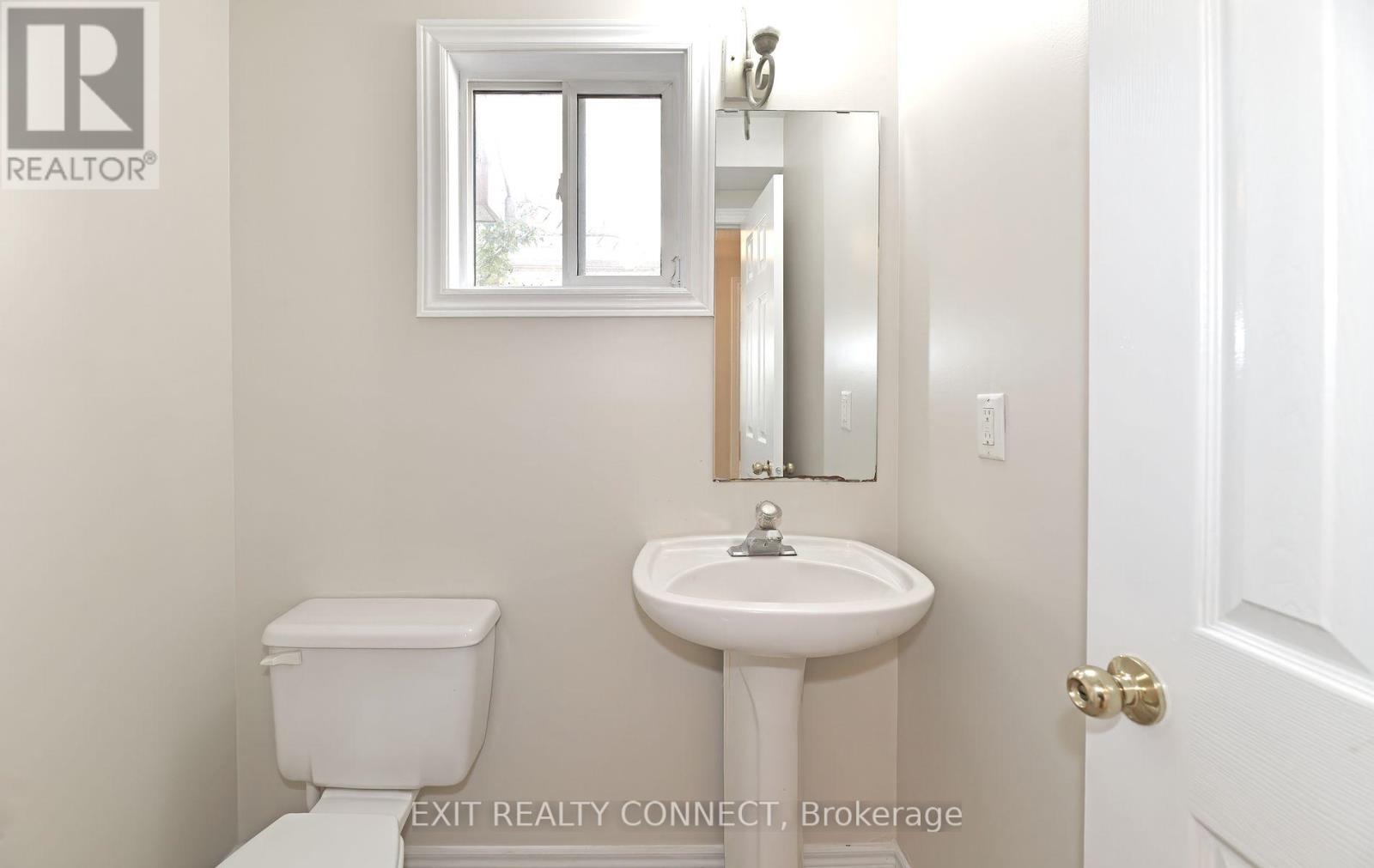 20 Rinaldo Road, Georgina, Ontario  L4P 3X9 - Photo 16 - N12529086