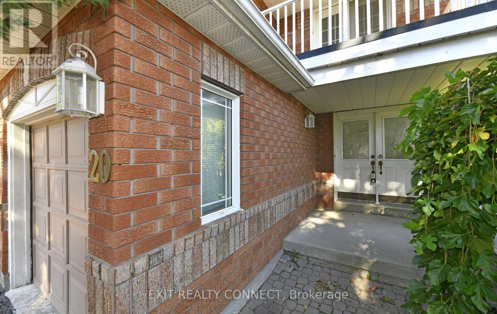 20 Rinaldo Road, Georgina, Ontario  L4P 3X9 - Photo 2 - N12529086