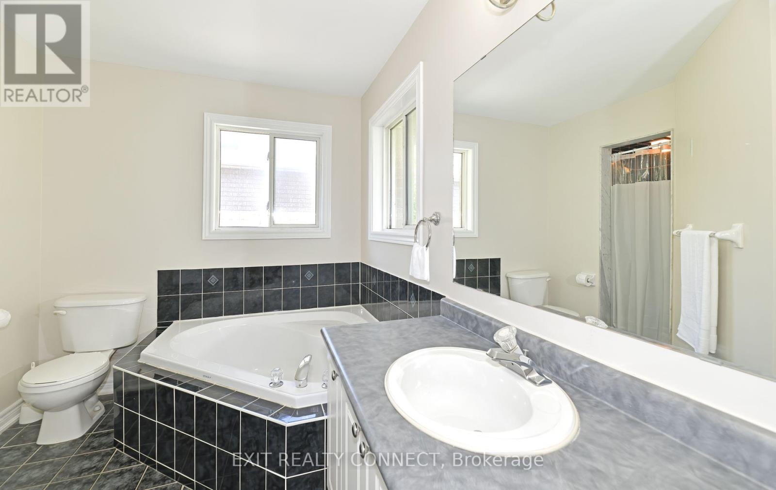 20 Rinaldo Road, Georgina, Ontario  L4P 3X9 - Photo 20 - N12529086